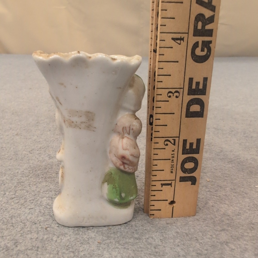 Vintage Ceramic Bud Vase Girl with Birds Made in Japan White Green Yellow - Picture 2 of 3